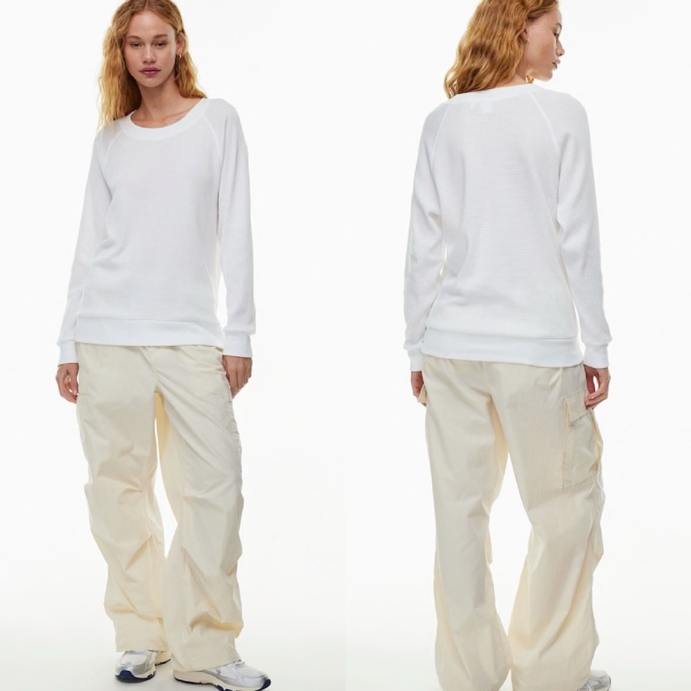 Aritzia Tna
Waffle Raglan Longsleeve Medium